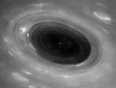 Το Cassini και οι πρώτες φωτογραφίες από τους δακτυλίους του Κρόνου